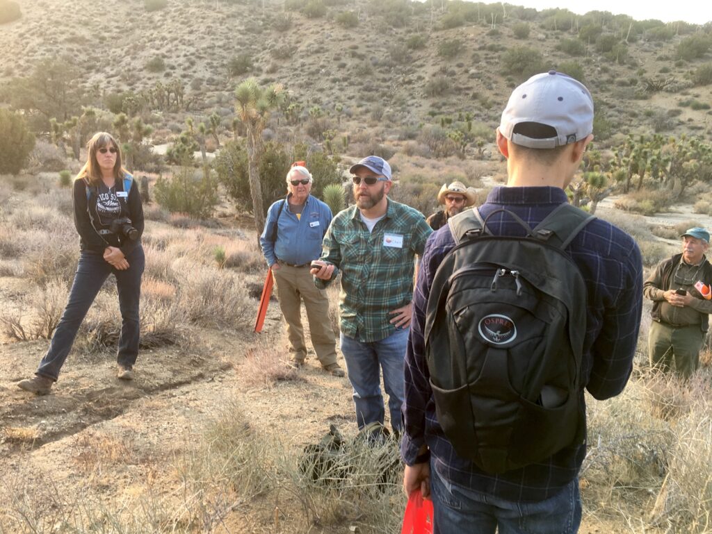 Chris Smith explains the survey protocol to volunteer leaders. (Photo by Jeremy Yoder.)